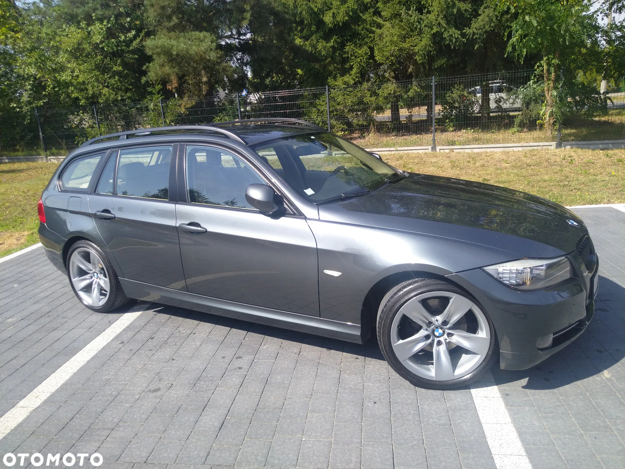 BMW Seria 3 318d DPF Touring - 13