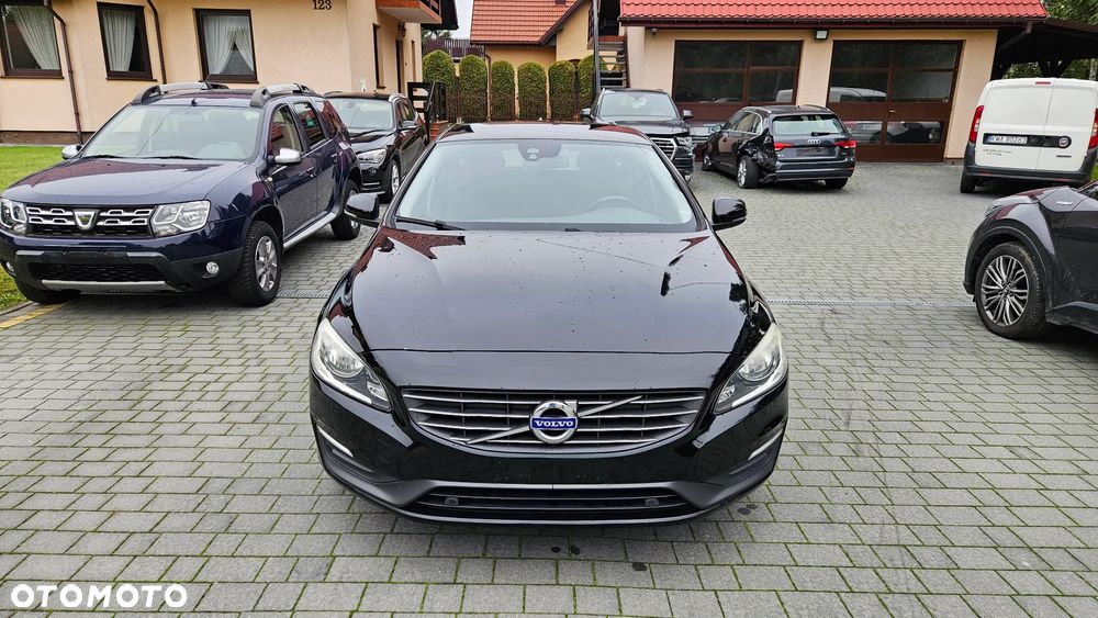 Volvo V60 D2 Momentum - 2