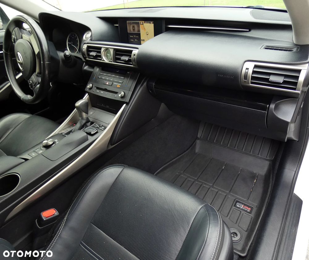 Lexus IS 200t / 300 Black - 26