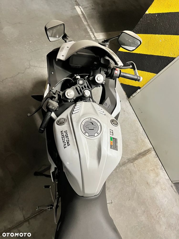 Yamaha YZF - 4