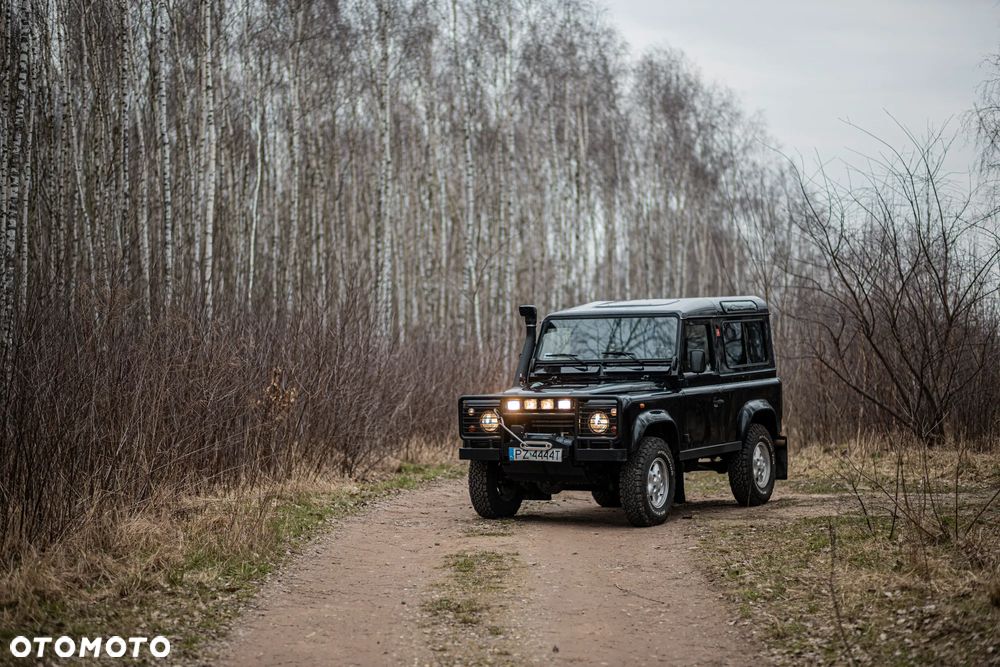 Land Rover Defender - 3