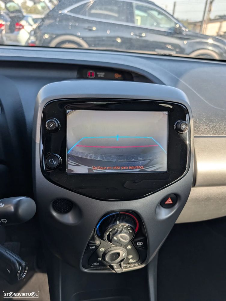 Toyota Aygo x-play - 6