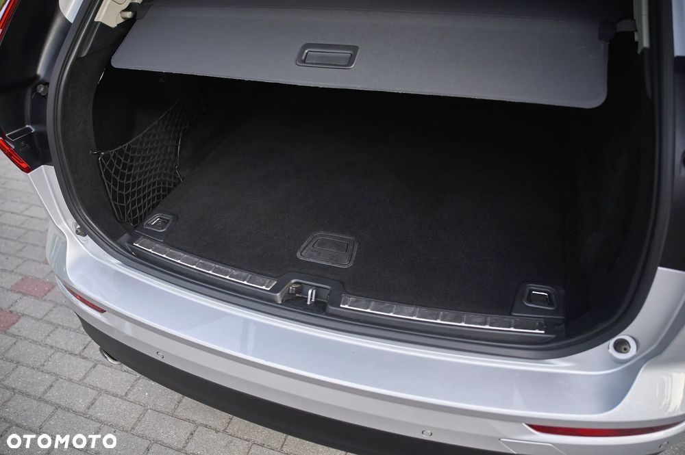 Volvo XC 60 B4 D AWD Momentum Pro - 20