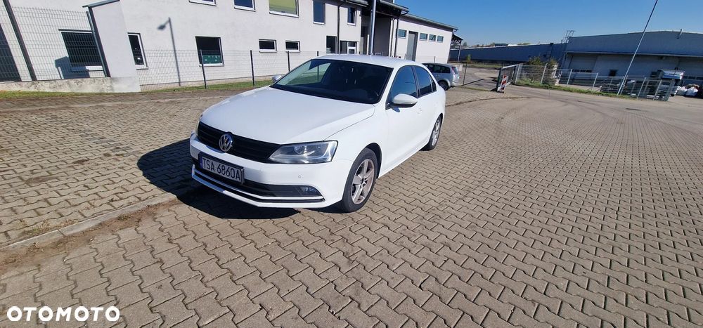 Volkswagen Jetta 1.2 TSI BMT Comfortline - 1