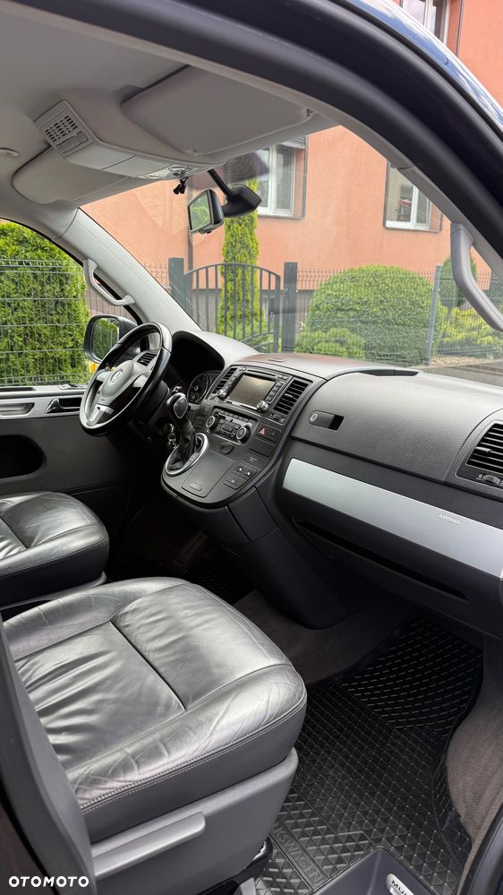 Volkswagen Multivan - 15