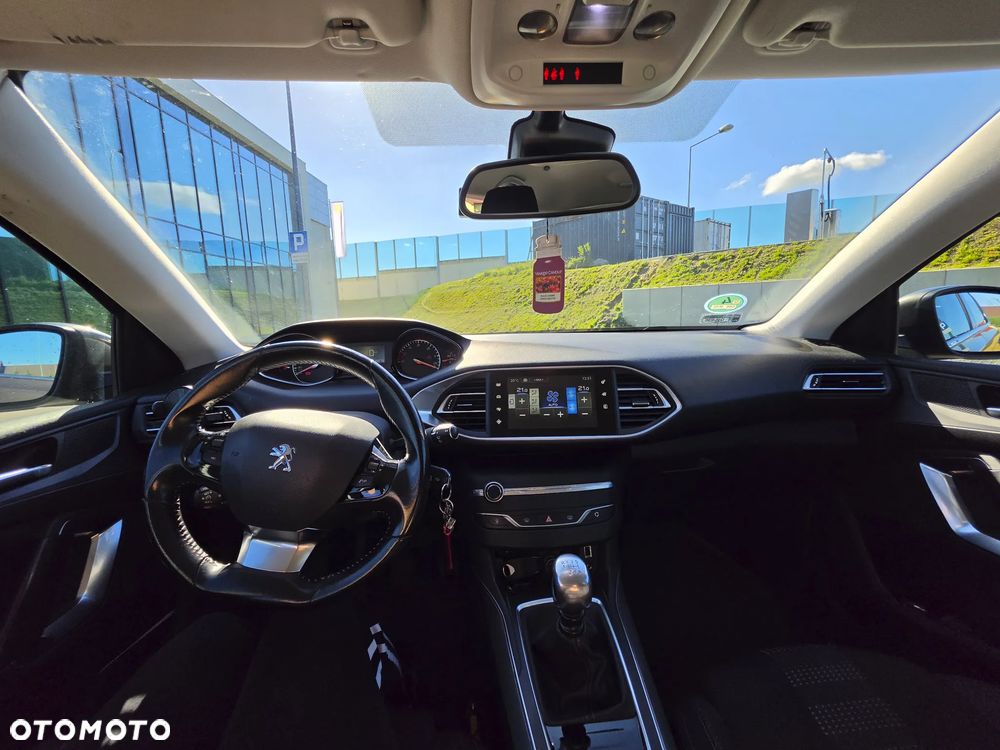 Peugeot 308 1.6 BlueHDi Allure S&S - 16