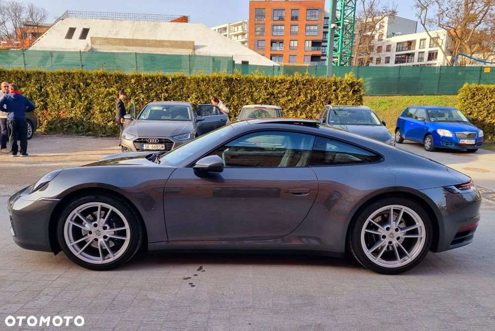 Porsche 911 Carrera - 3