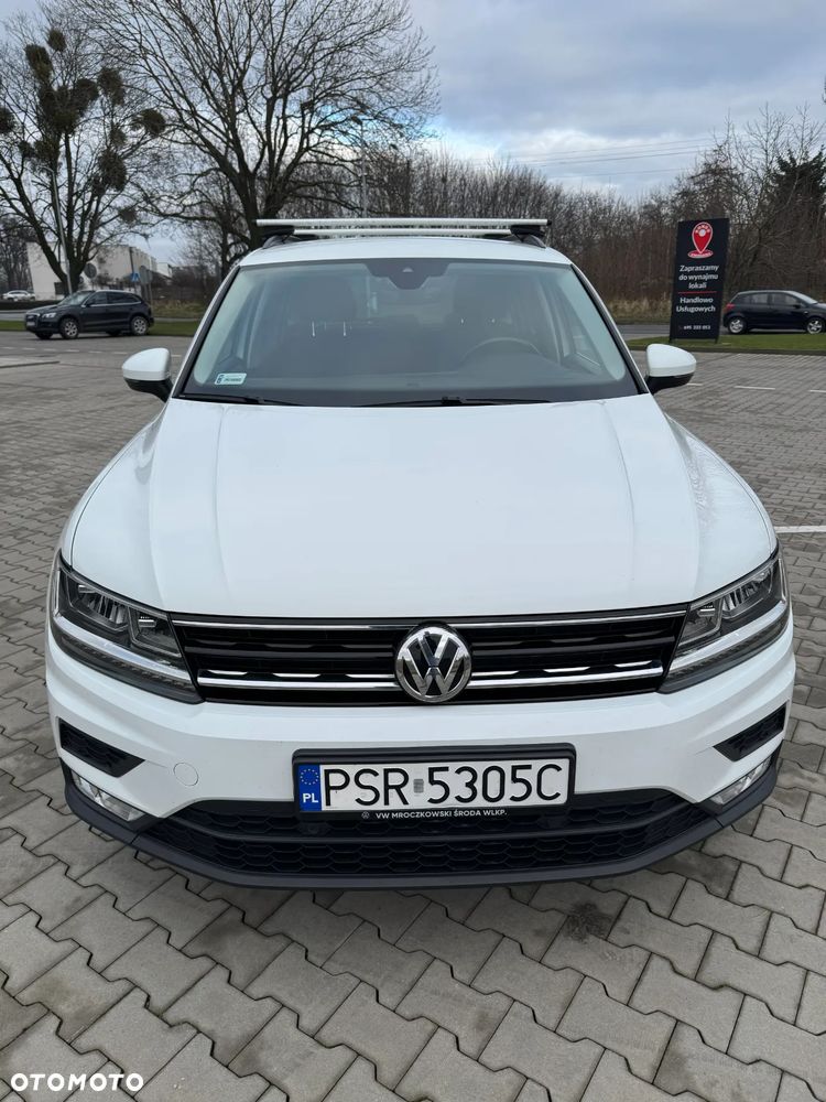 Volkswagen Tiguan - 1