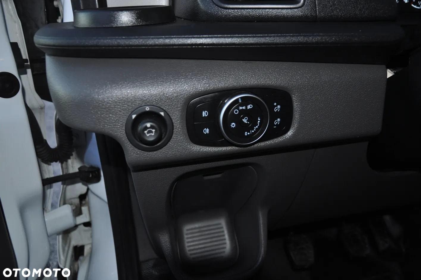 Ford Transit - 25