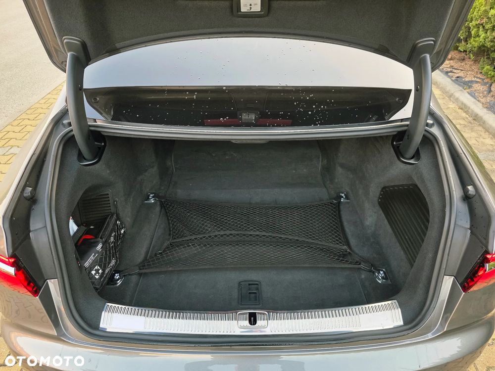 Audi A8 - 26