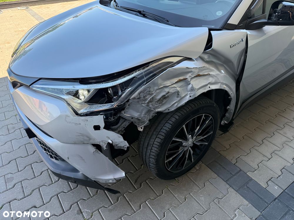 Toyota C-HR Lounge - 24
