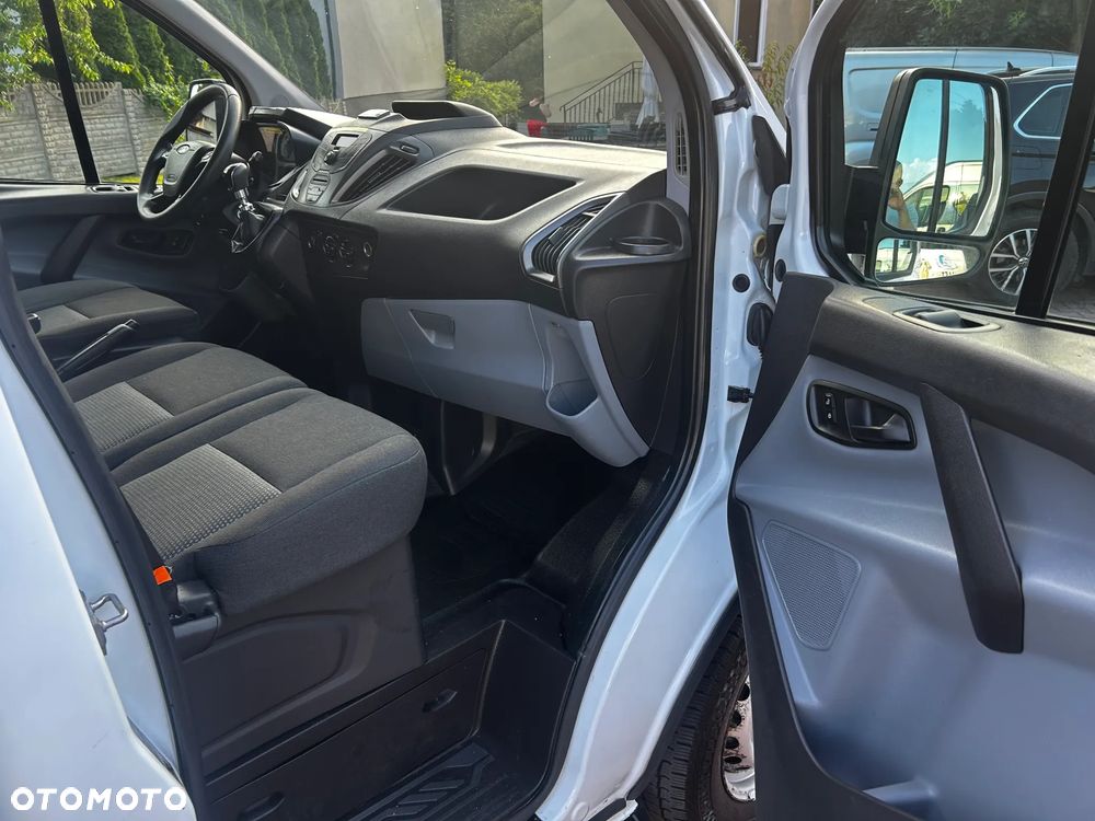 Ford TRANSIT CUSTOM - 21