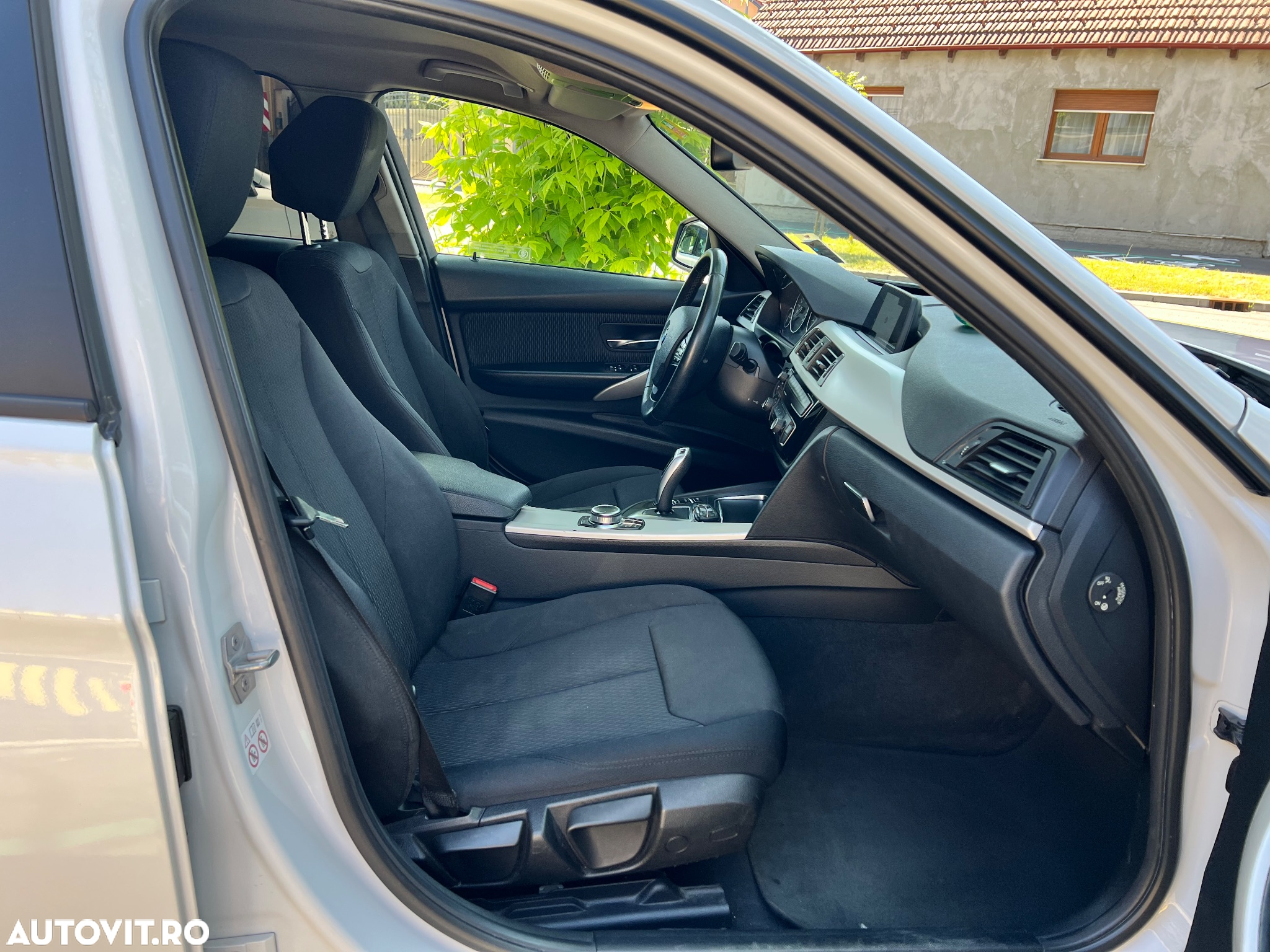 BMW Seria 3 318d Touring Aut. Advantage - 13