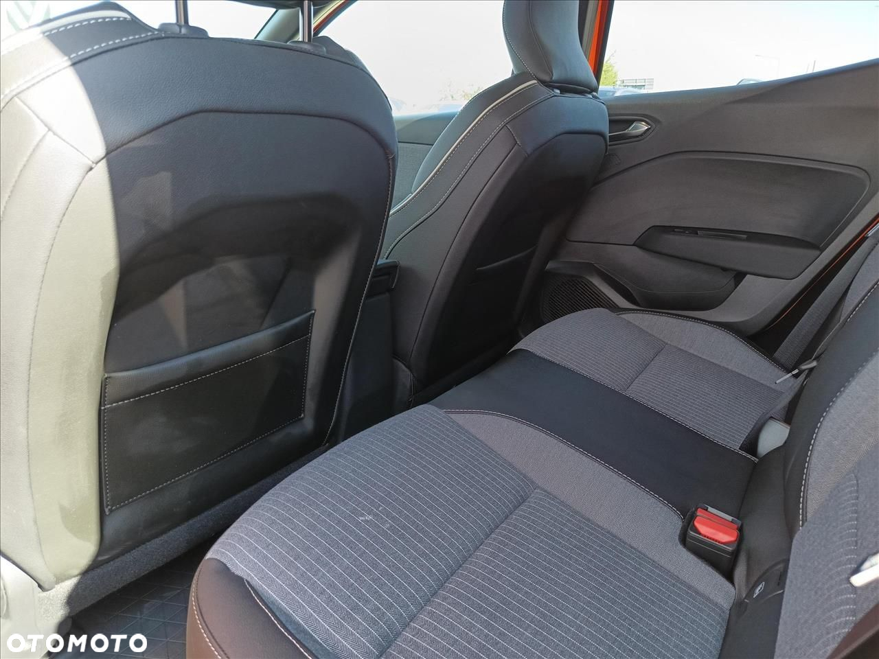 Renault Clio 1.0 TCe Techno - 11