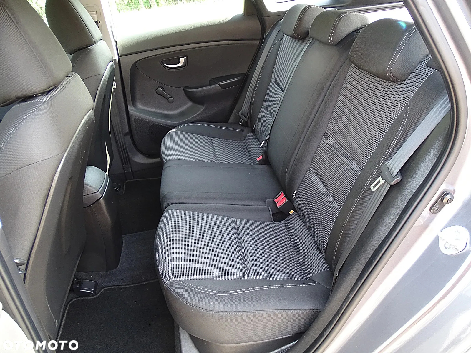 Hyundai i30 i30cw 1.6 Fifa World Cup Edition - 6