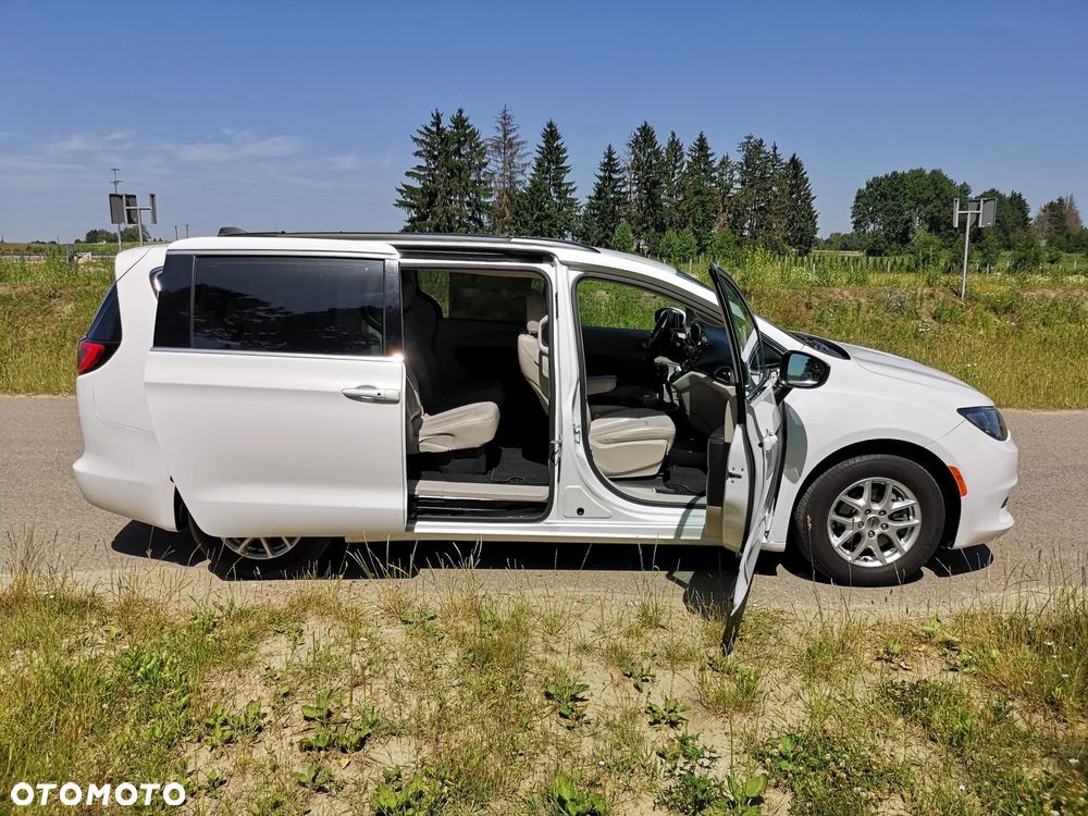 Chrysler Pacifica - 18