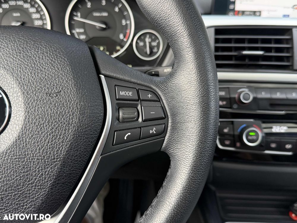 BMW Seria 3 318d Aut. Luxury Line - 24