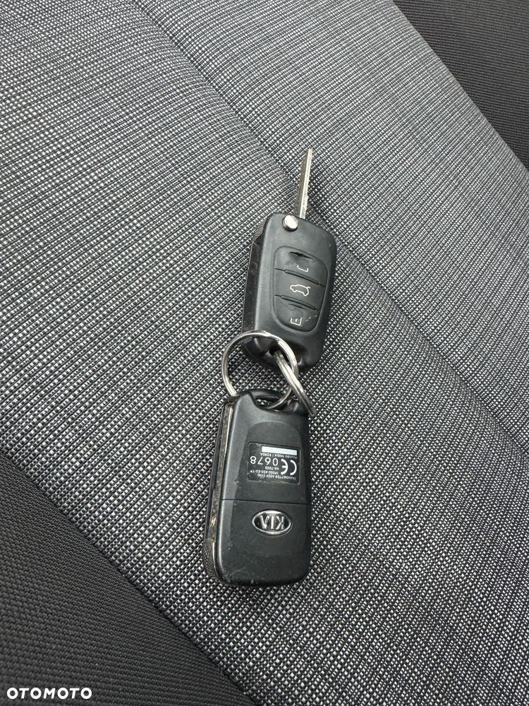 Kia Venga - 15
