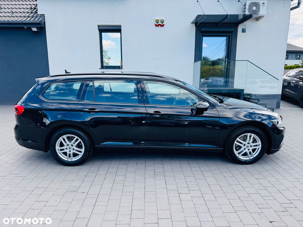 Volkswagen Passat 1.6 TDI SCR DSG Conceptline - 8