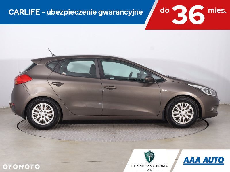 Kia Ceed - 8