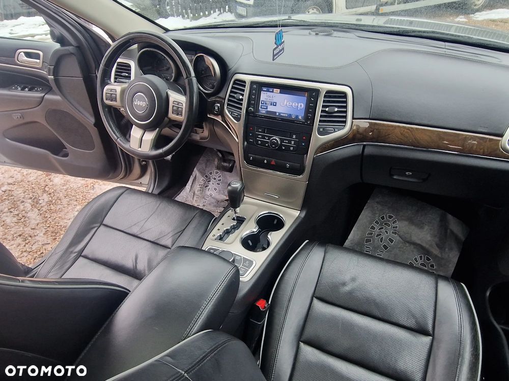 Jeep Grand Cherokee - 21