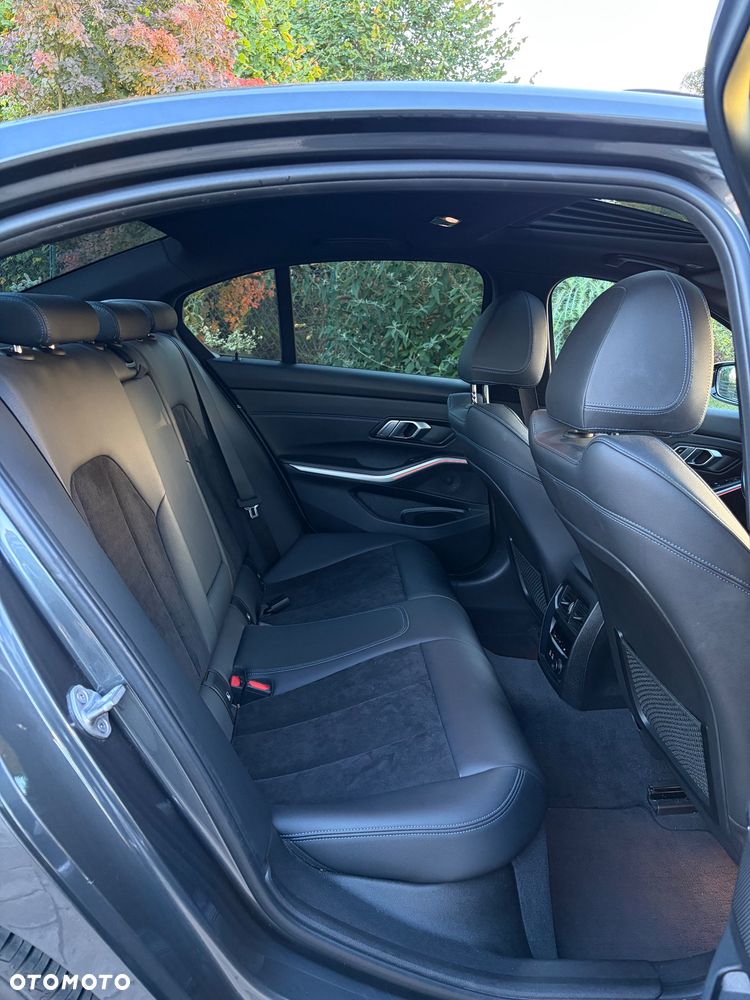 BMW Seria 3 320i M Sport sport - 12