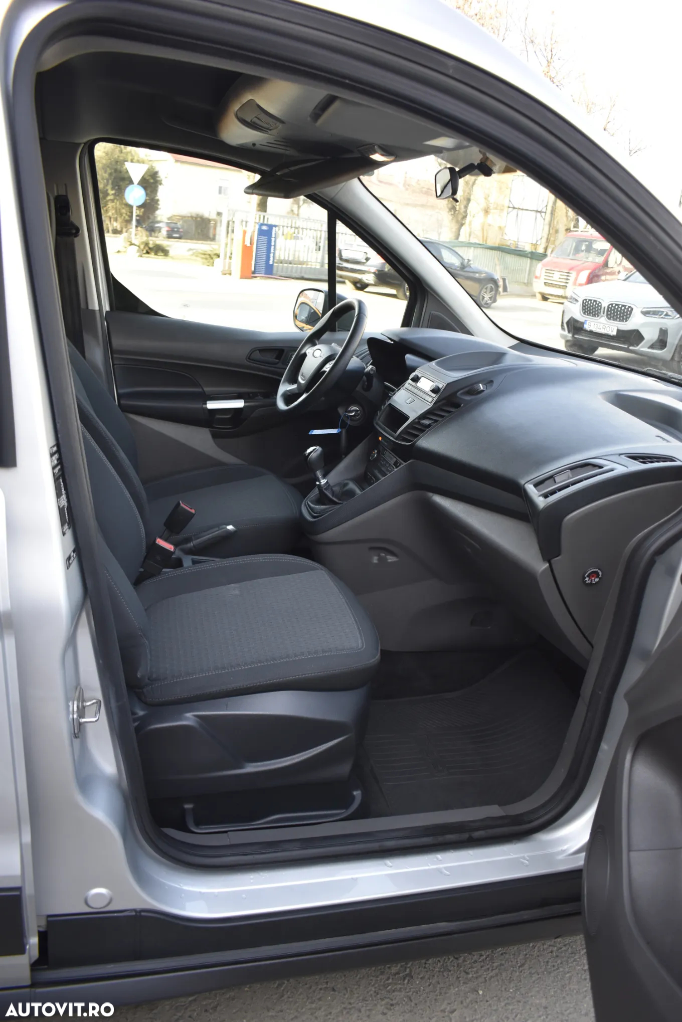 Ford Transit Connect - 12