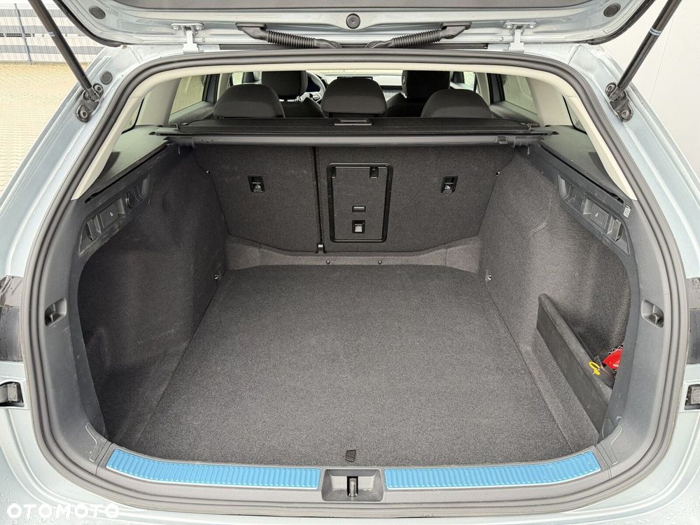 Skoda Superb 2.0 TDI SCR Essence DSG - 24