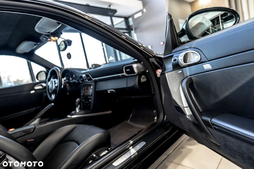 Porsche 911 Turbo PDK - 33