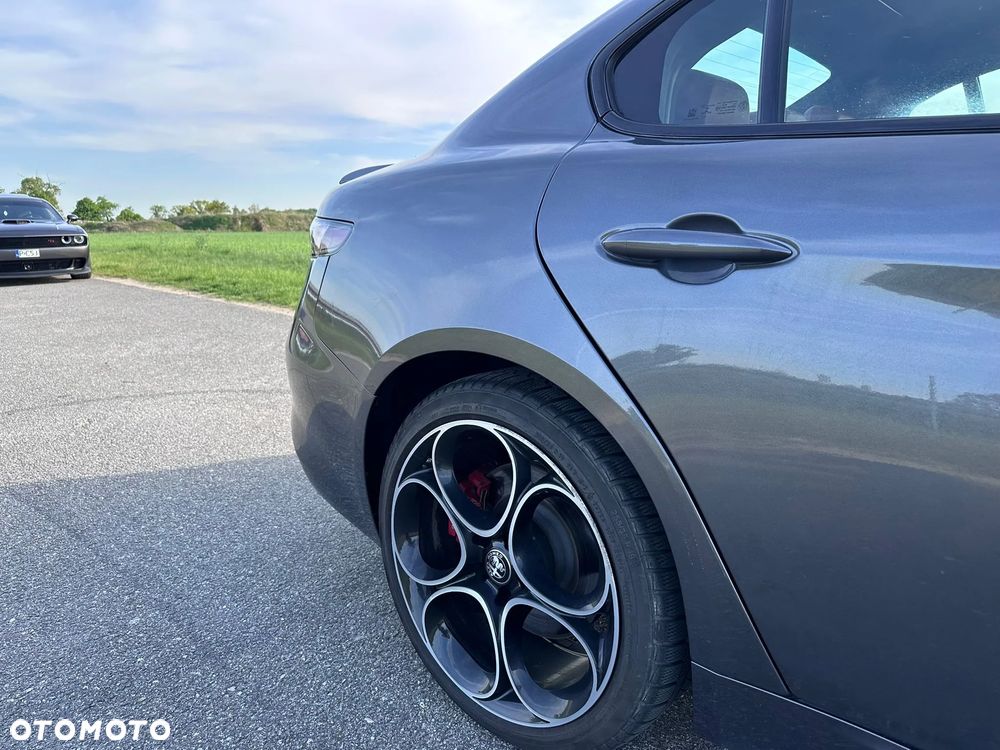Alfa Romeo Giulia 2.0 Turbo 16V AT8 Veloce - 11