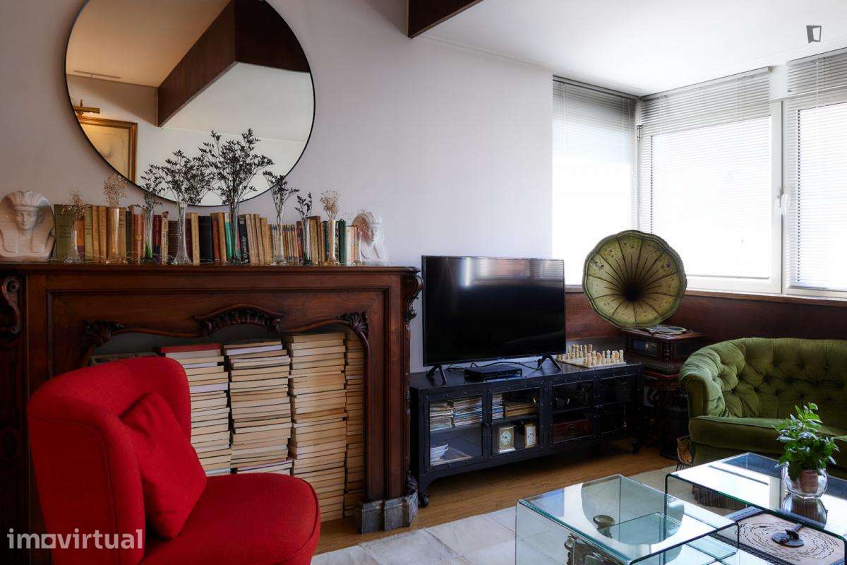 Quarto - localizado em Algés Lisbon - Grande imagem: 3/35