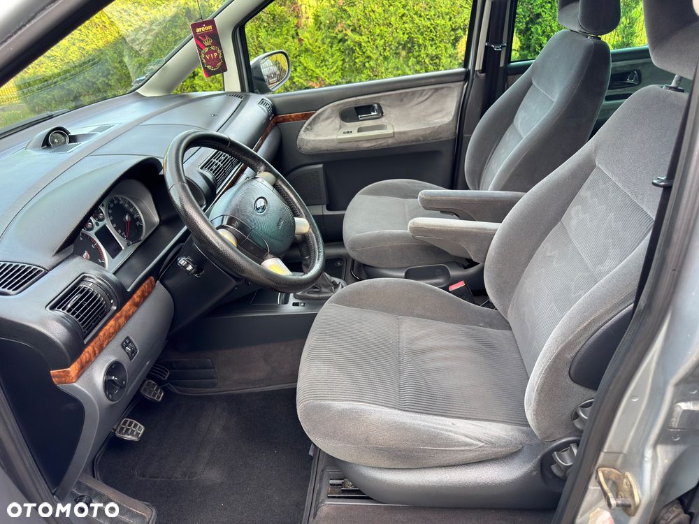 Ford Galaxy 1.9 TDI Ghia - 11