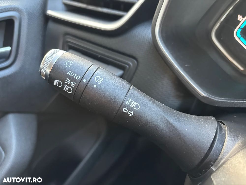 Renault Clio E-TECH Hybrid 140 BUSINESS EDITION - 28