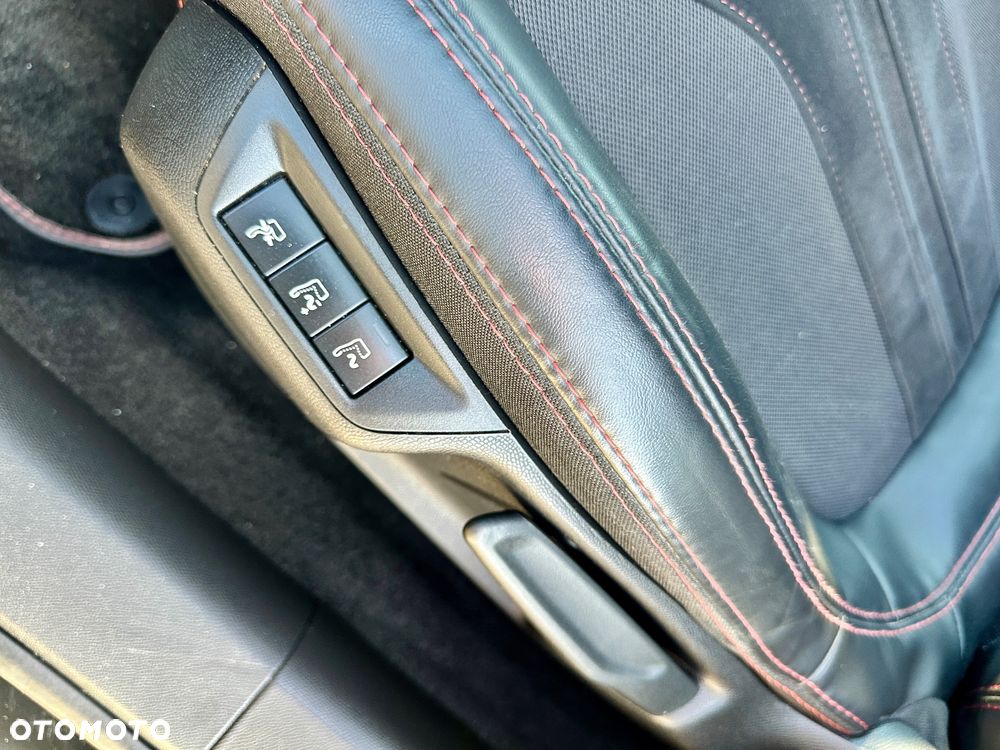 Peugeot 308 GTi by Sport - 17