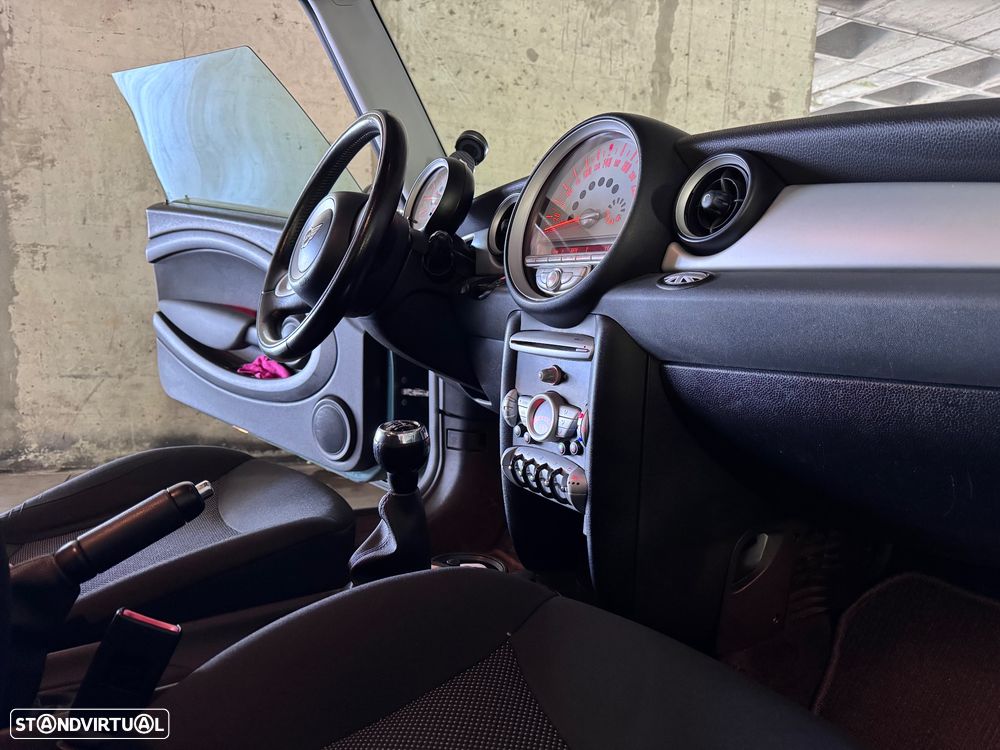 MINI 3 Portas One 1.6 - 27