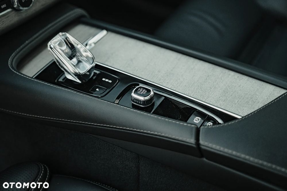 Volvo XC 90 T8 AWD Recharge Geartronic Inscription Edition - 27