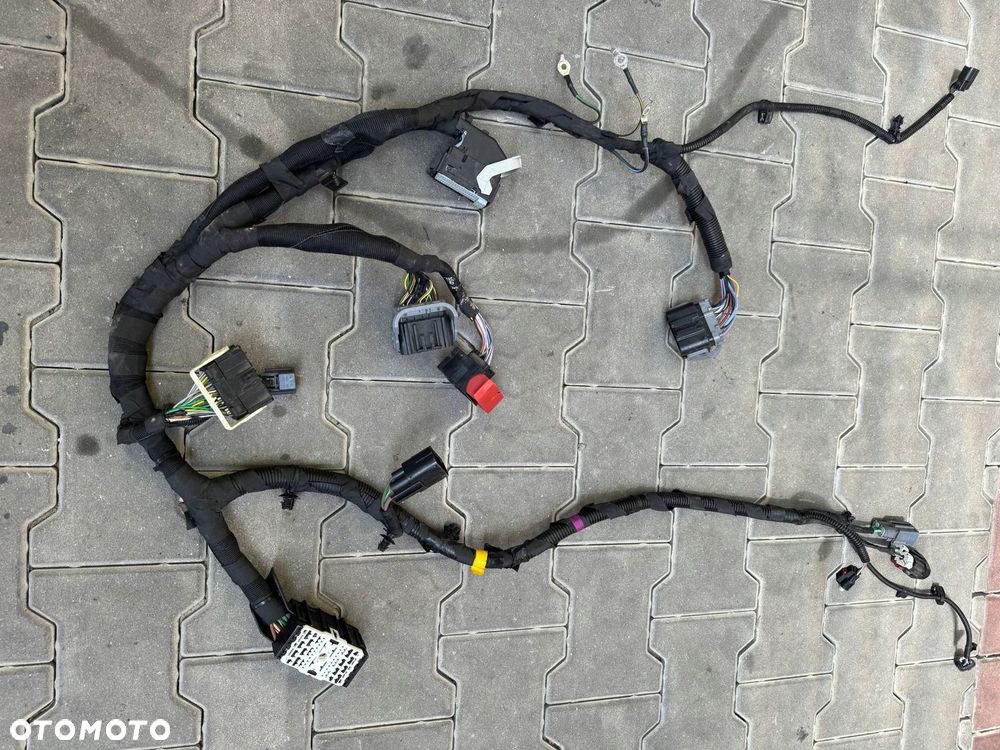 INSTALACJA SKRZYNKI BEZPIECZNIKÓW TRANSIT CUSTOM LIFT KK2T-9K499-CCC - 1