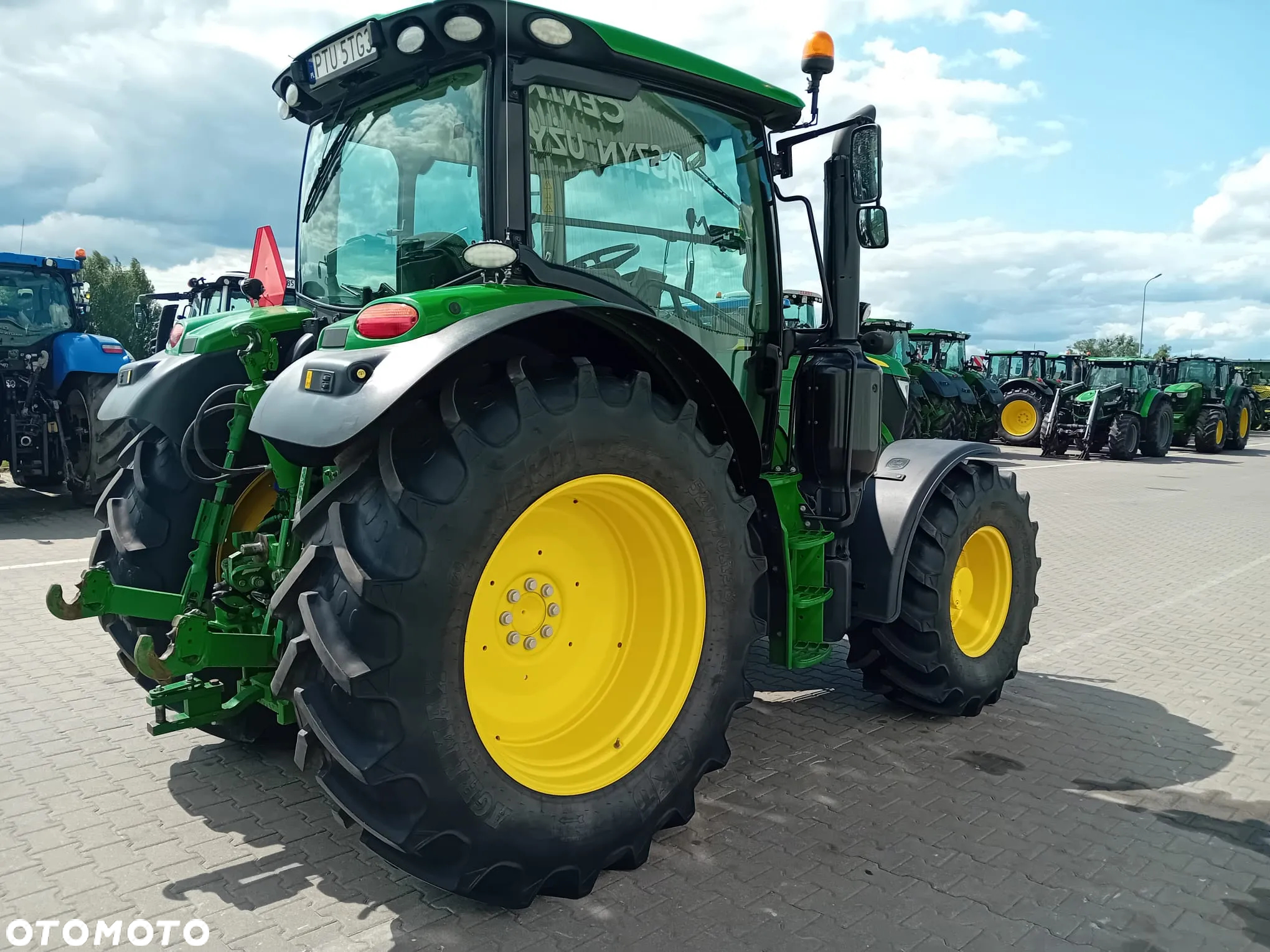 John Deere 6120R - 7