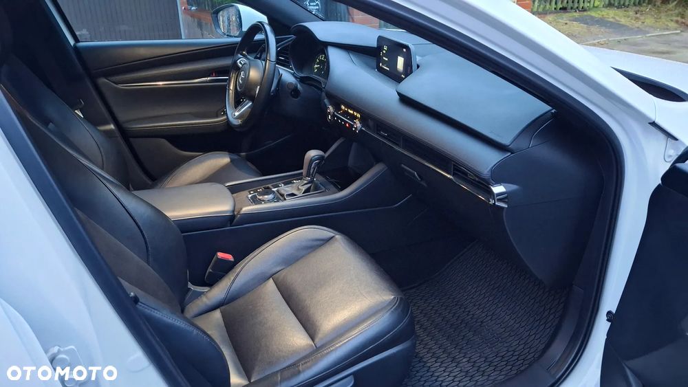 Mazda 3 e-SKYACTIV-X 186 M HYBRID TAKUMI - 38