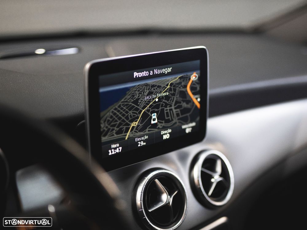 Mercedes-Benz CLA 180 d Shooting Brake AMG Line Aut. - 17