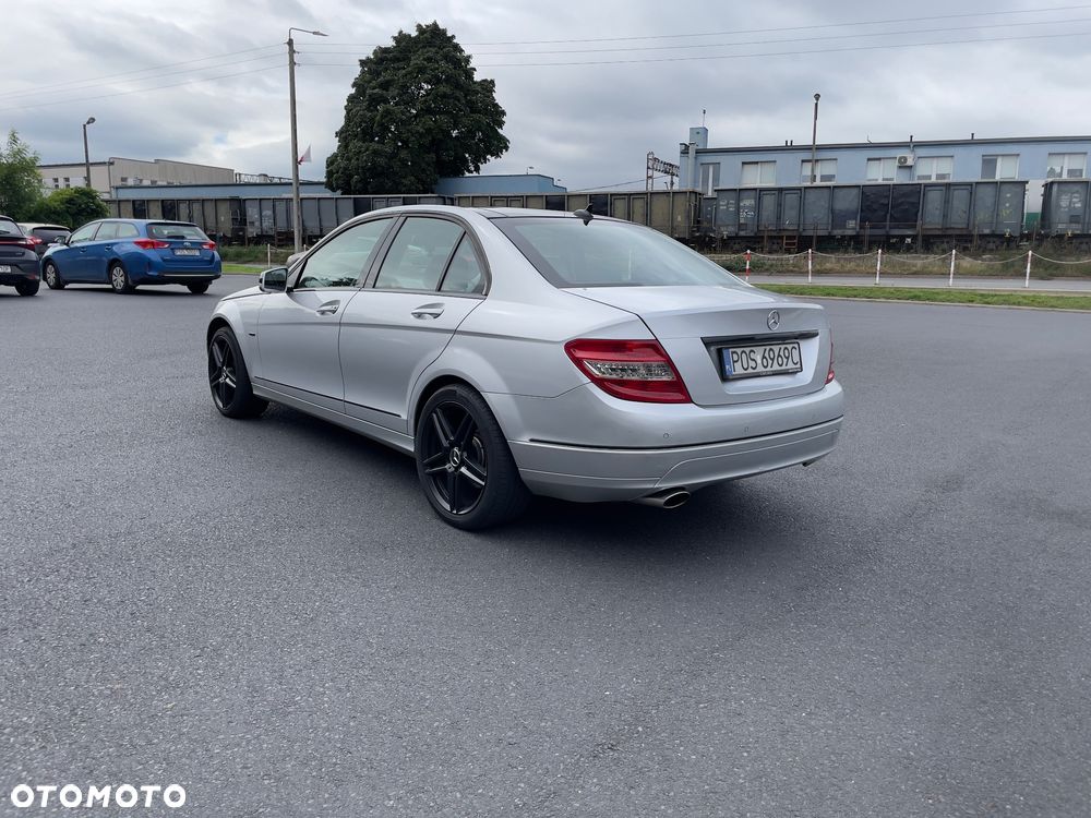 Mercedes-Benz Klasa C 220 CDI DPF Automatik BlueEFFICIENCY Avantgarde - 6