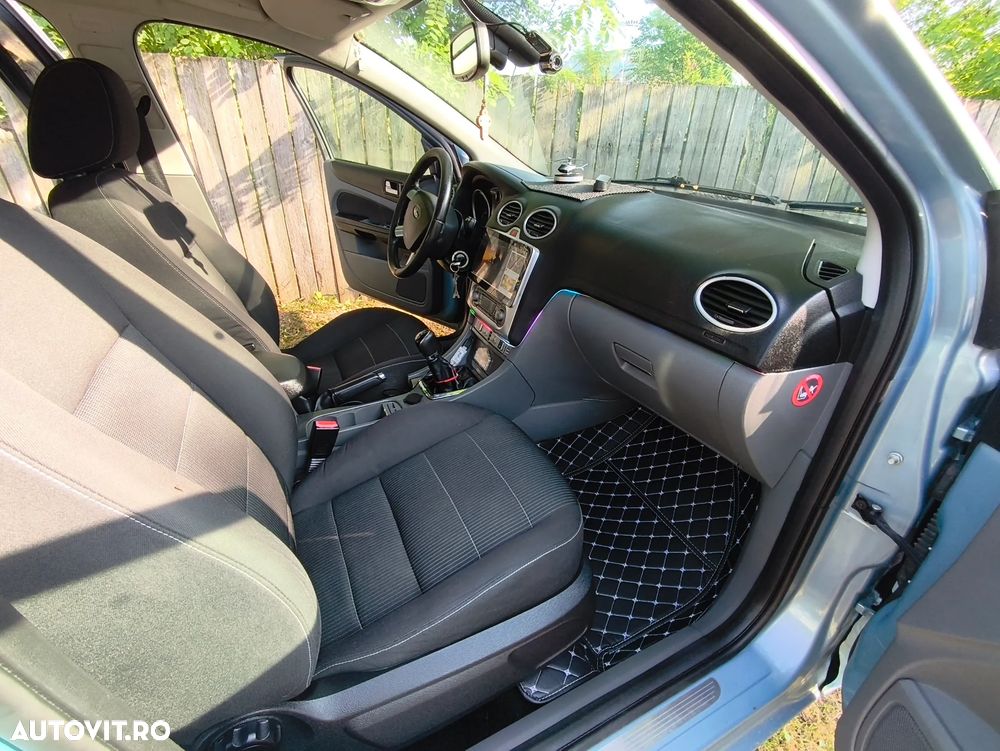 Ford Focus 1.6 TDCI DPF Titanium - 10