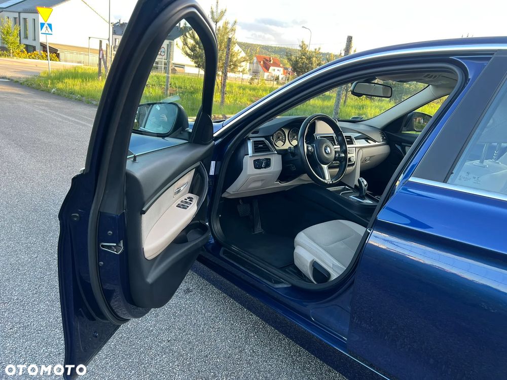 BMW Seria 3 320i Advantage - 15