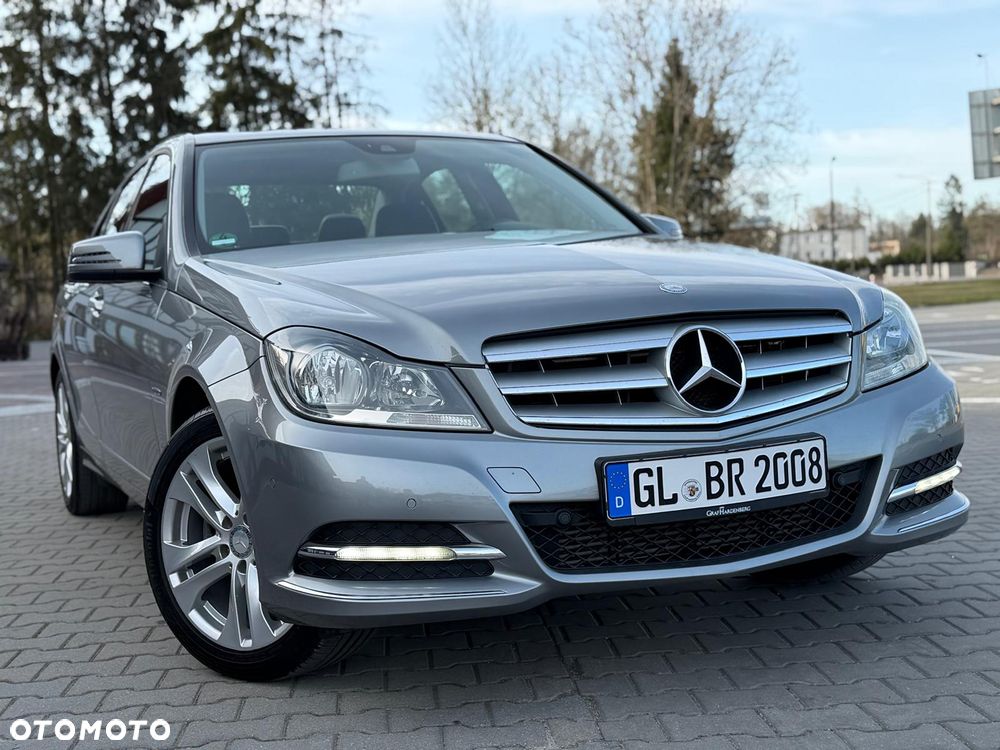 Mercedes-Benz Klasa C 180 CGI BlueEFFICIENCY Avantgarde - 14