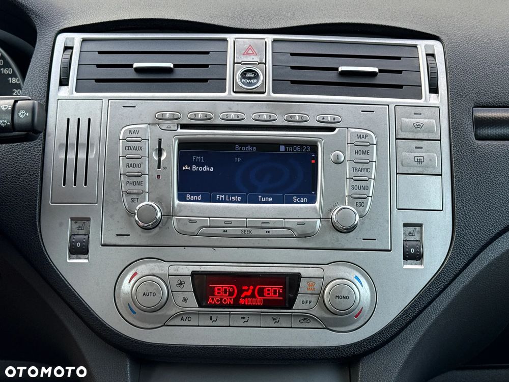 Ford Kuga - 38