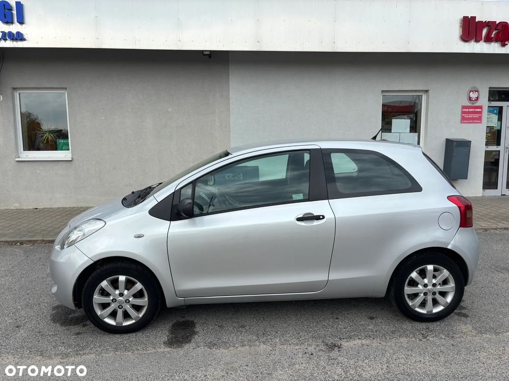 Toyota Yaris 1.3 Luna A/C - 2