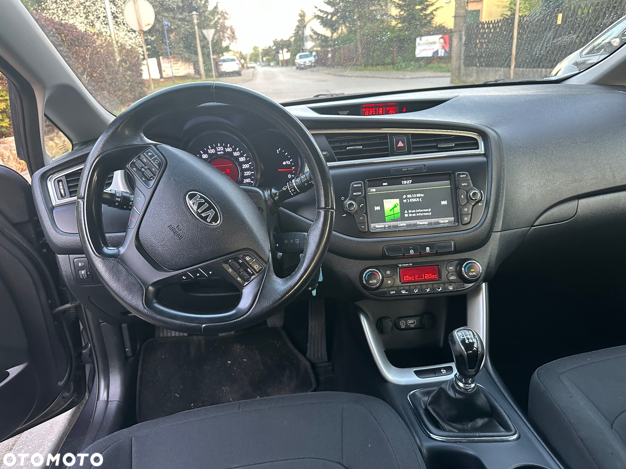 Kia Ceed 1.6 CRDi 136 ISG SW Spirit - 19