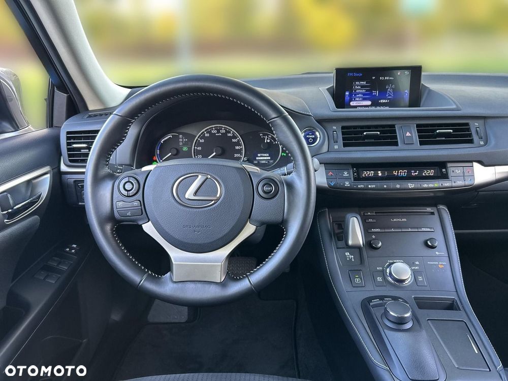 Lexus CT - 12