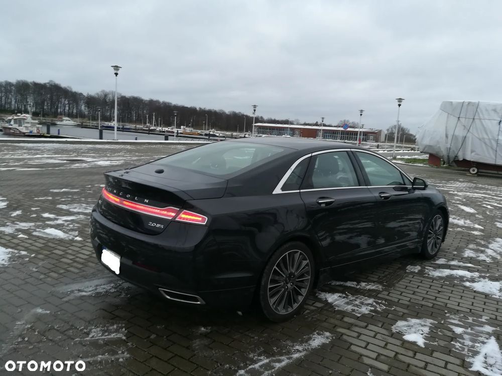 Lincoln MKZ - 4