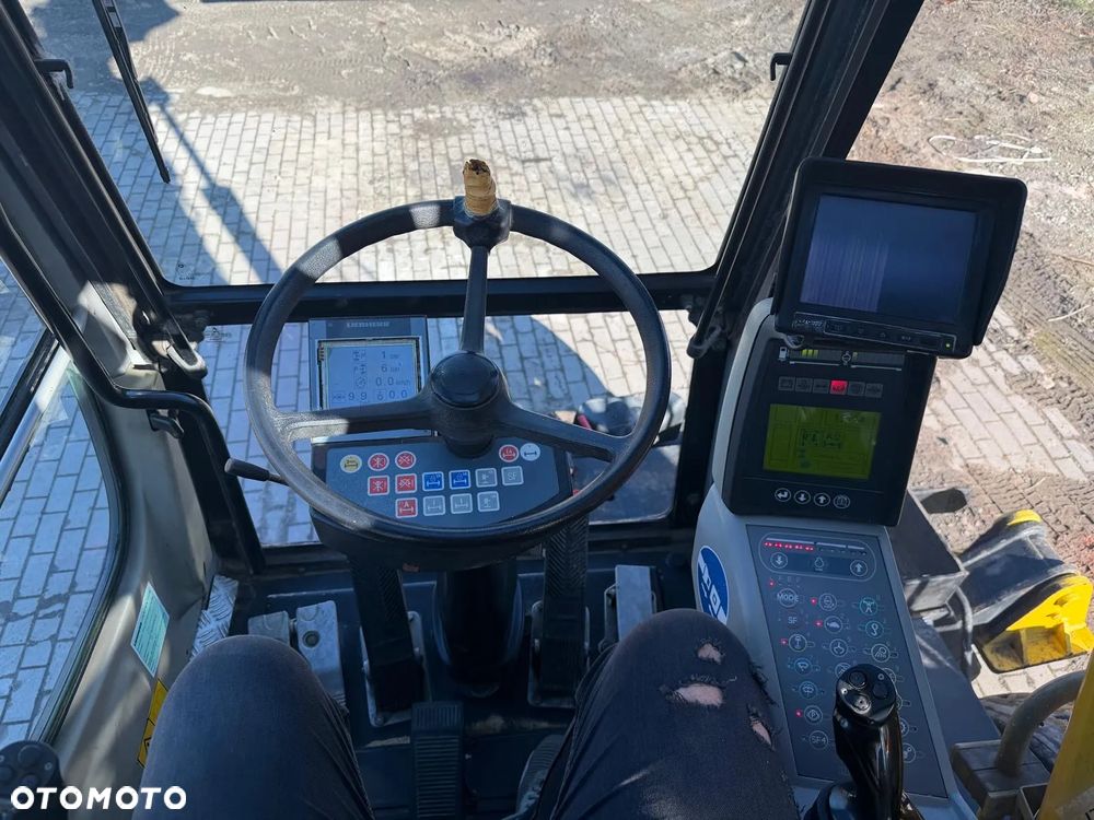 Liebherr A 900 C ZW - 13